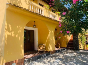 Гостиница Villa Le Gemelle Dell'Alcantara  Мотта Камастра